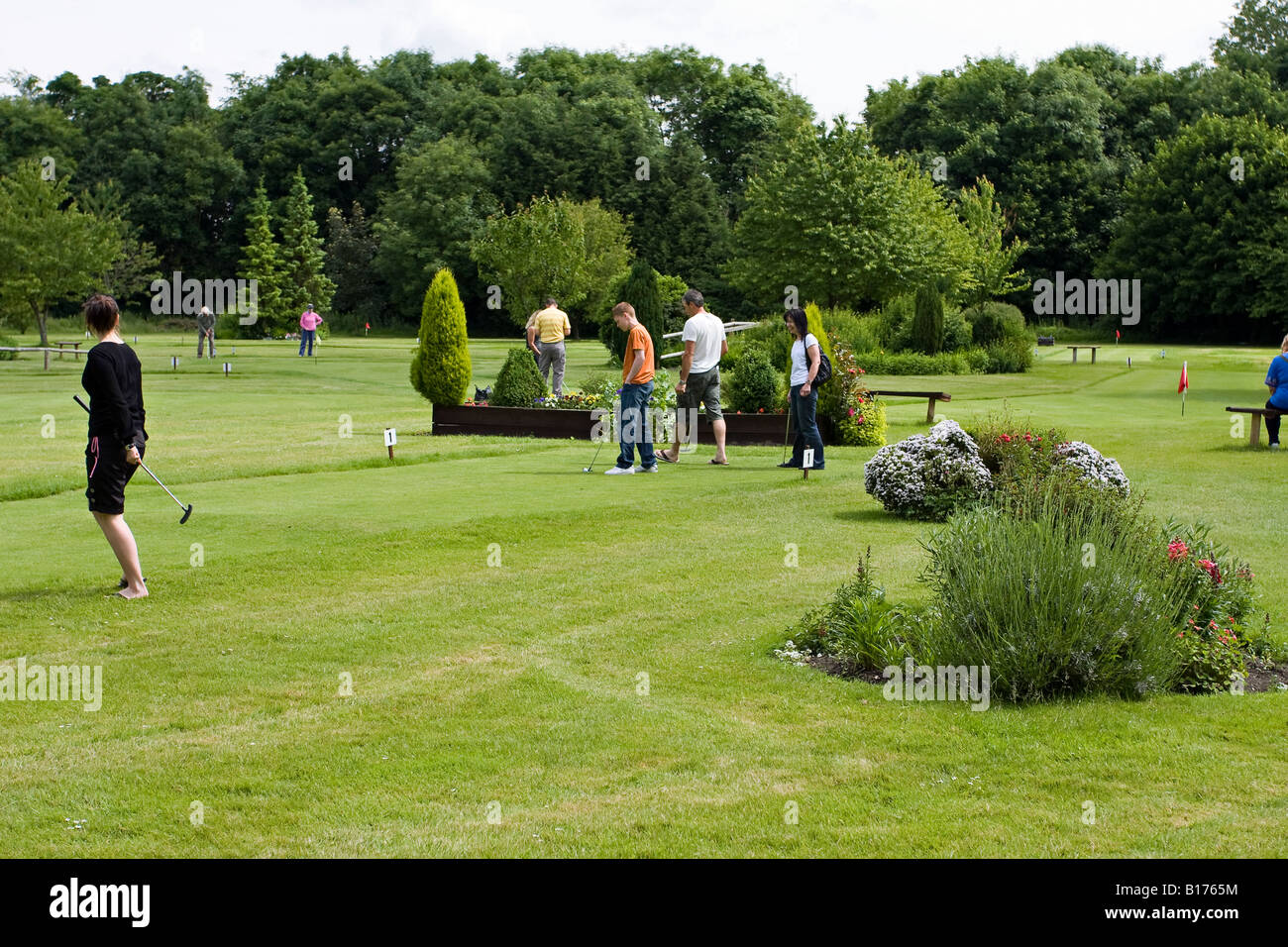 Pitch and putt hires stock photography and images Alamy