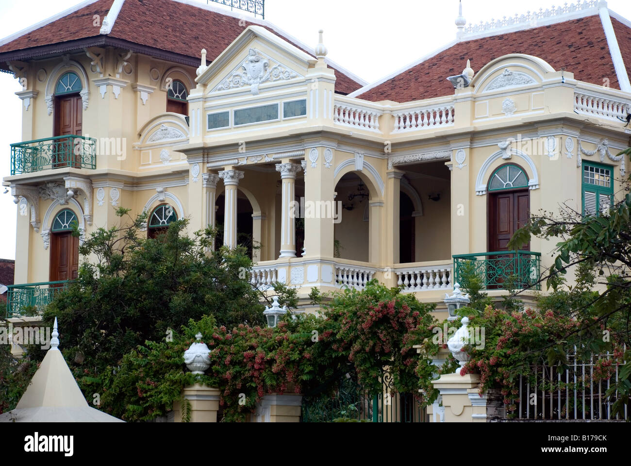 Cambodia Phnom Penh french colonial mansion Stock Photo Alamy