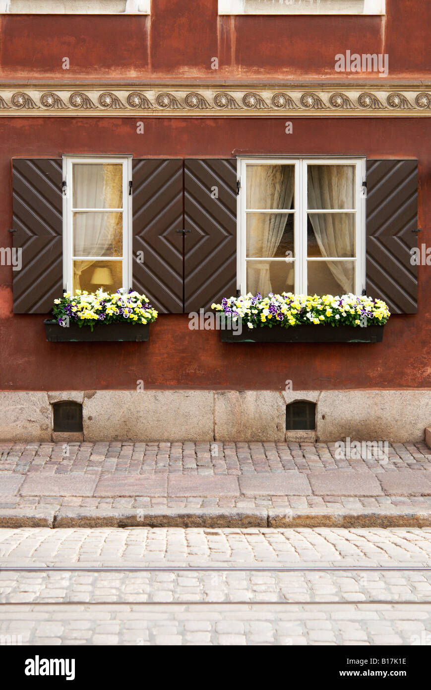 Exterior building windows hi-res stock photography and images - Alamy
