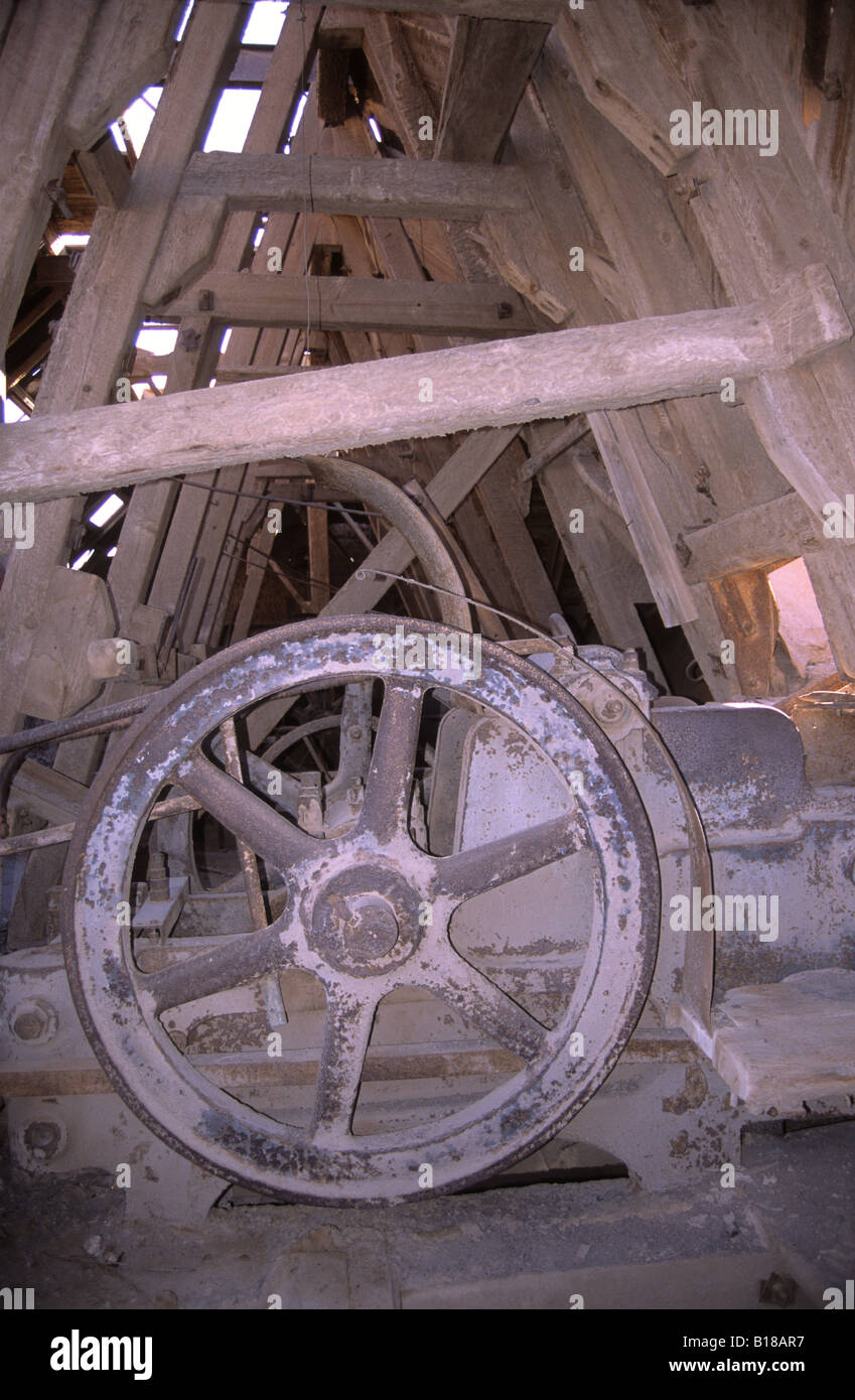 Machinery inside primary crushing plant in abandoned nitrate mining site of Santa Laura, near Iquique, Chile Stock Photo
