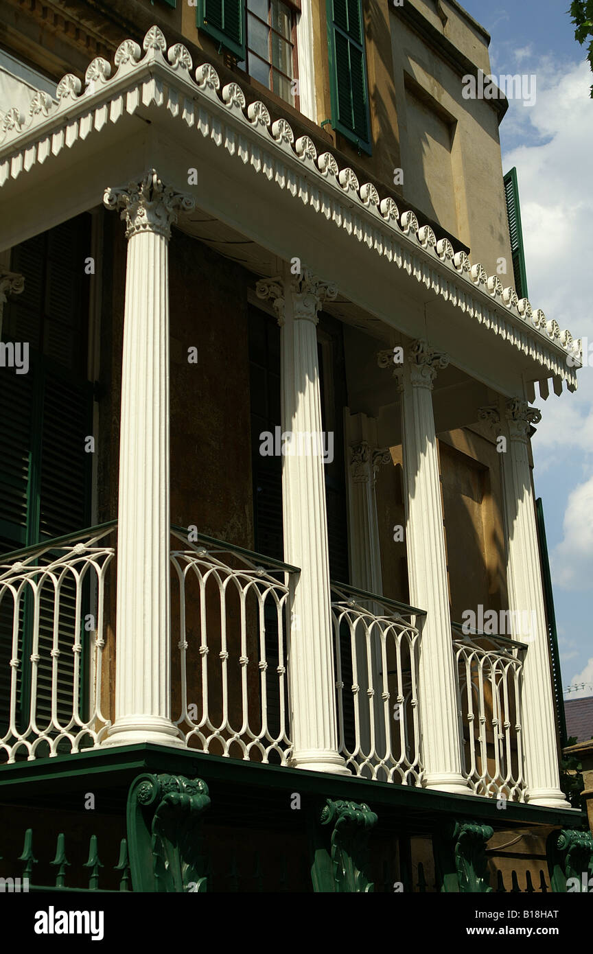 Cast iron columns hi-res stock photography and images - Alamy