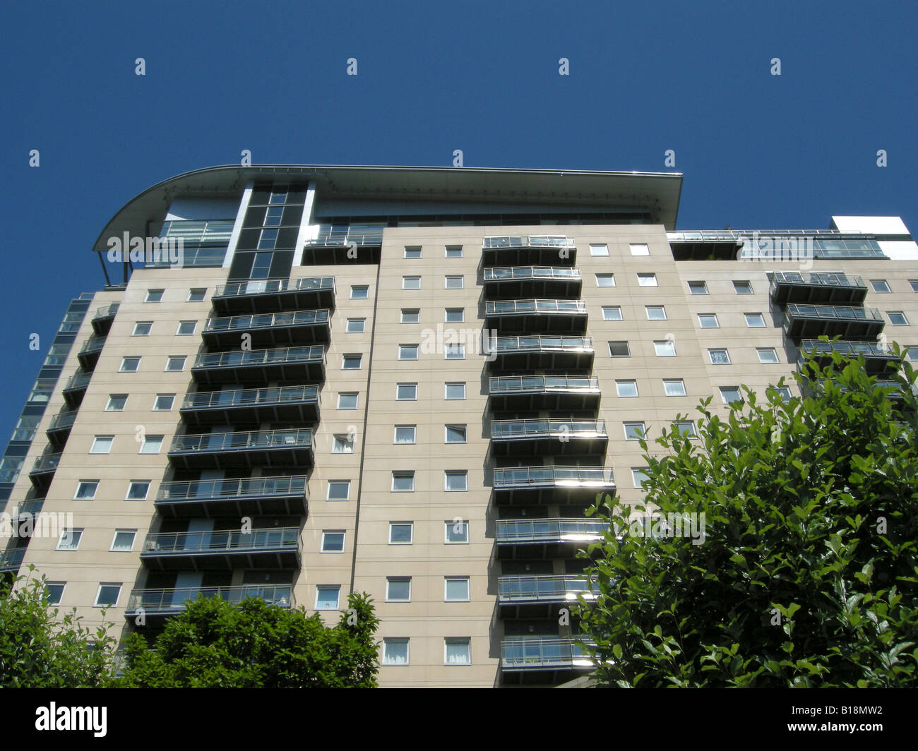 modern housing at salford quays Stock Photo Alamy