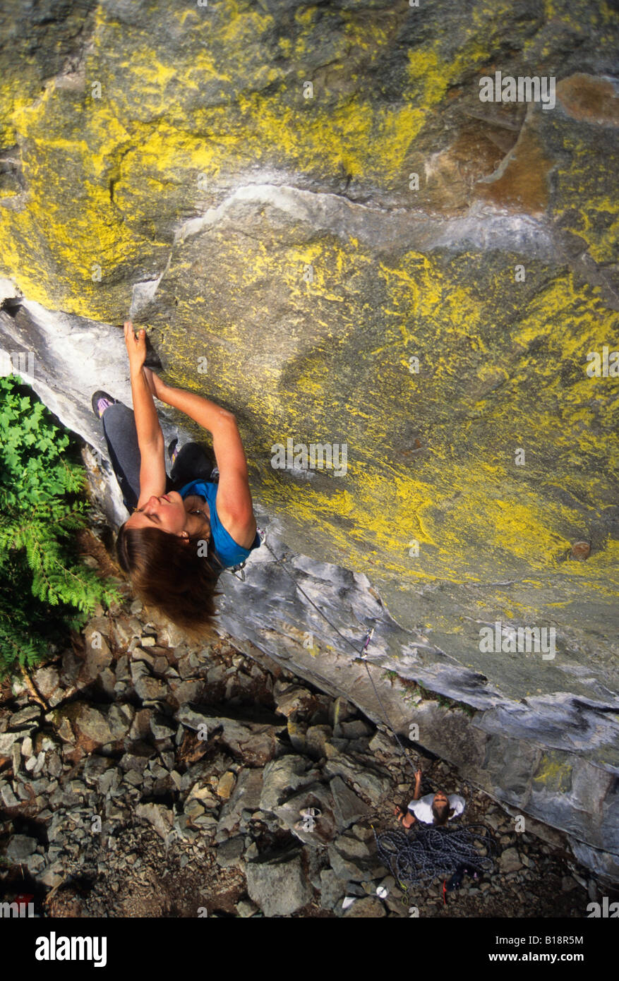 Climbing Ancient Heart, 5.11+, Rogues Gallery, Cheakamus Canyon, British Columbia, Canada. Stock Photo