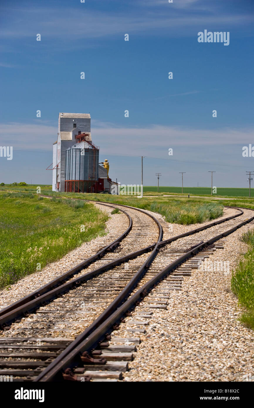 Grain elevator railroad track silo hires stock photography and images