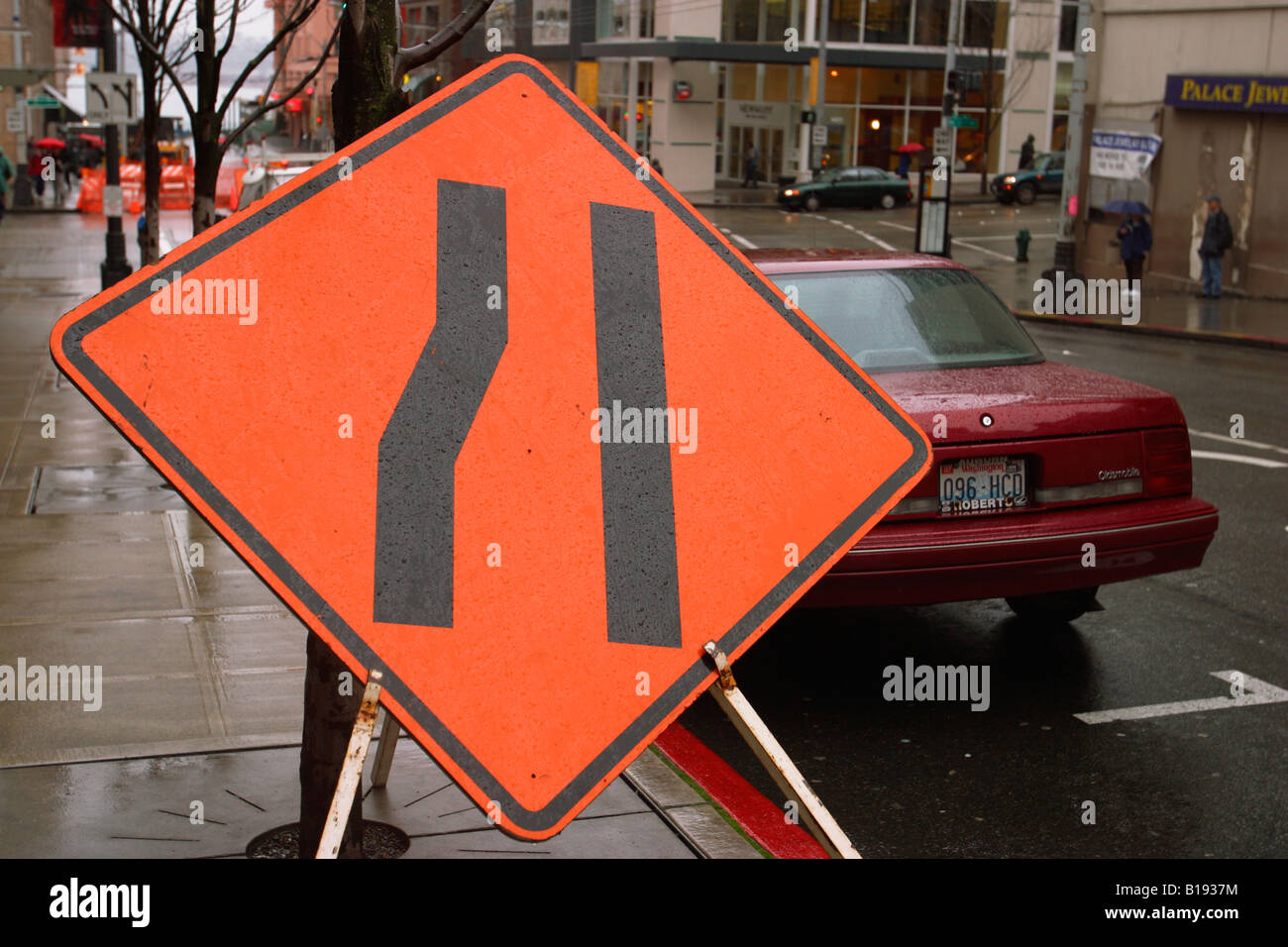 Merging sign hires stock photography and images Alamy