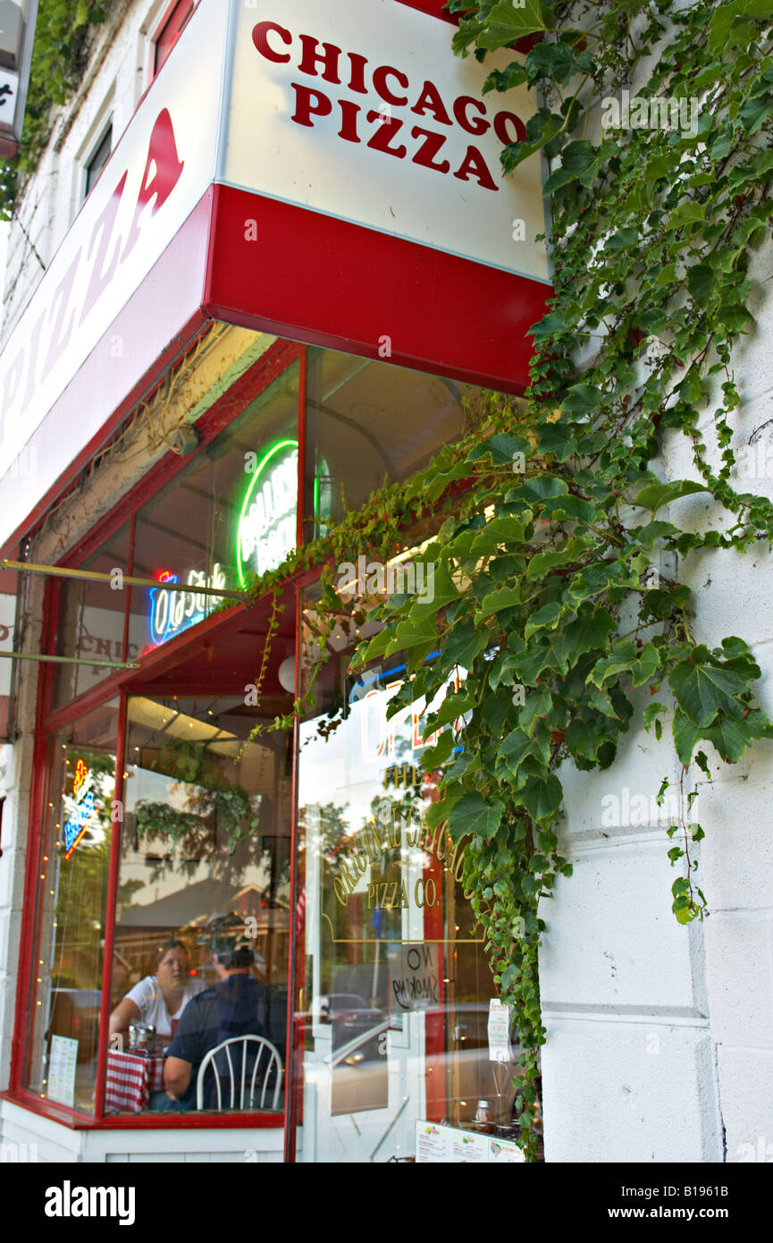 WISCONSIN Lake Geneva Restaurant in downtown shopping district of popular vacation destination Chicago pizza and hot dogs Stock Photo