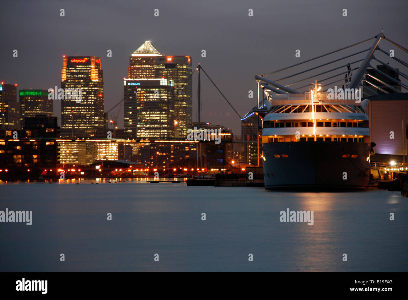 England, London. Canary Wharf seen from the Royal Victoria Dock Stock ...