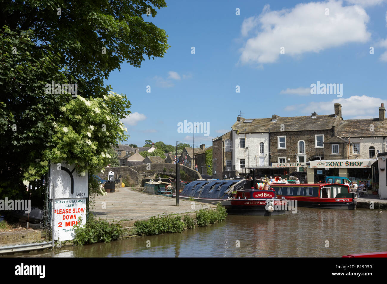 LEEDS LIVERPOOL CANAL BARGES SKIPTON SUMMER NORTH YORKSHIRE Stock Photo