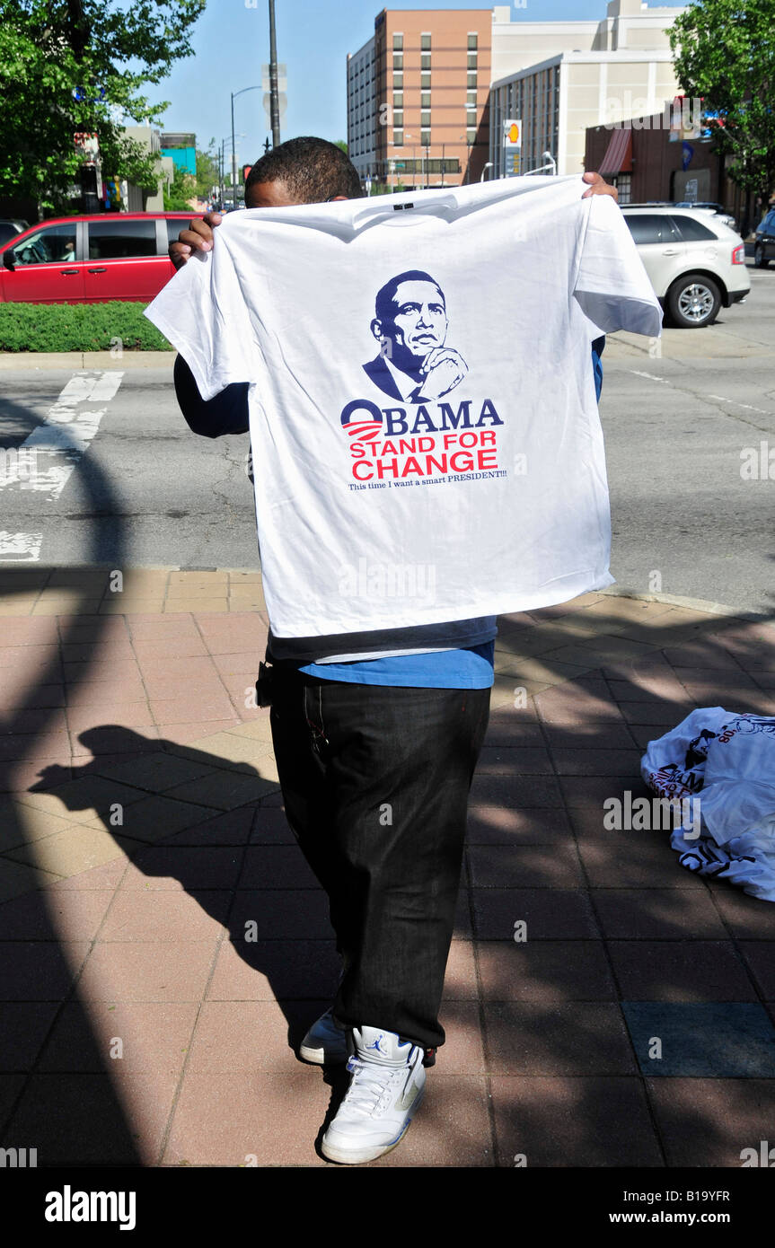 Sidewalk salesman selling Barak Obama T shirts Louisville Kentucky KY Stock Photo