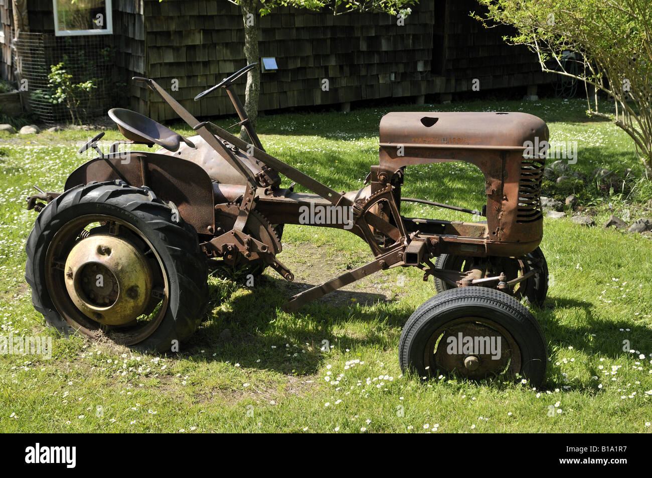 Old massey harris tractor hires stock photography and images Alamy
