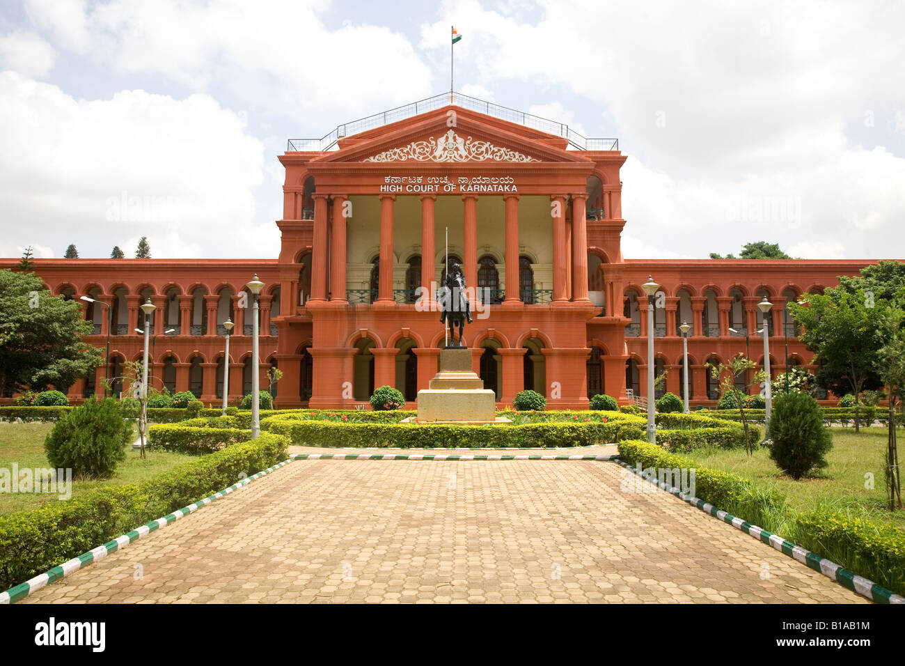The red GraecoRoman facade of the Attara Kacheri, the state high court