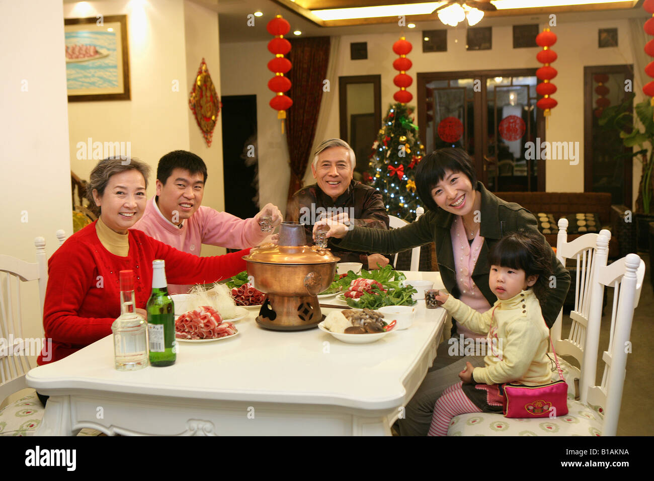 Chinese Family At Dinner Table Stock Photo Alamy chinese-family-at-dinner-table-stock-photo-alamy