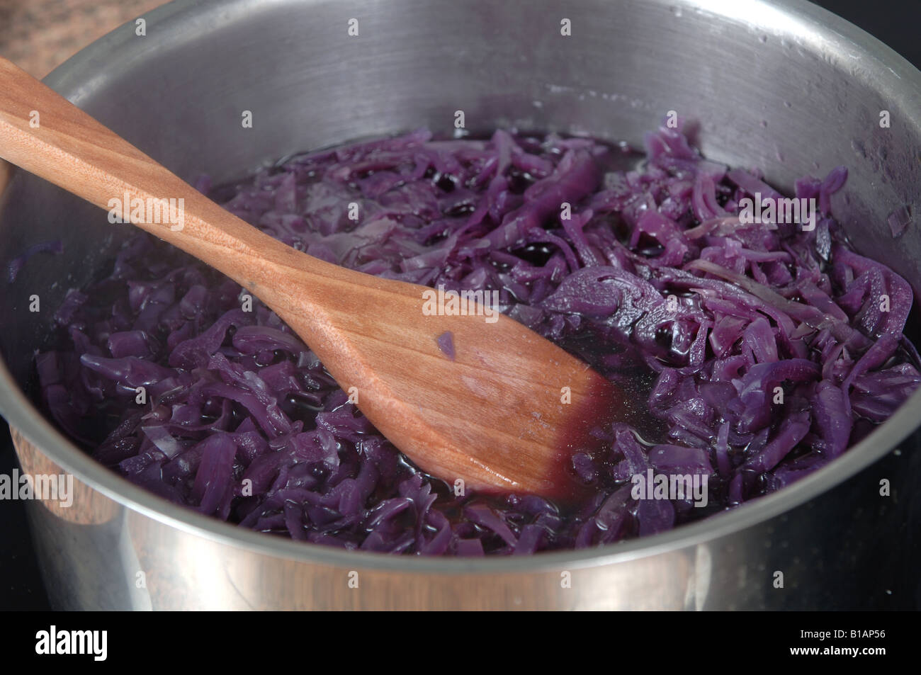 Cooking red cabbage Stock Photo - Alamy