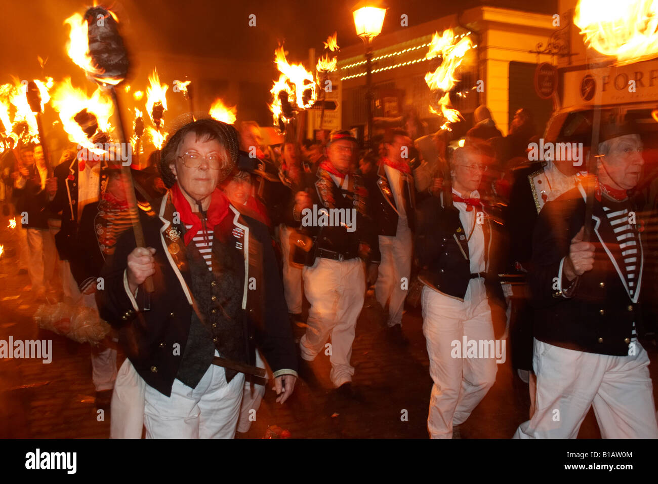 Guy Fawkes night ( bonfire night ) , Lewes , Sussex , Uk Stock Photo ...