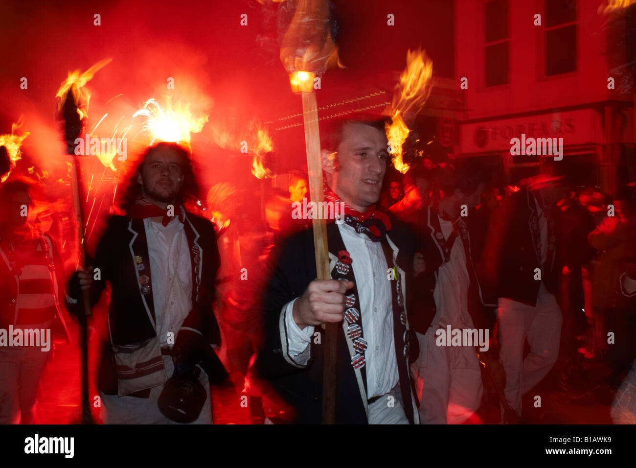 Guy Fawkes night ( bonfire night ) , Lewes , Sussex , Uk Stock Photo ...