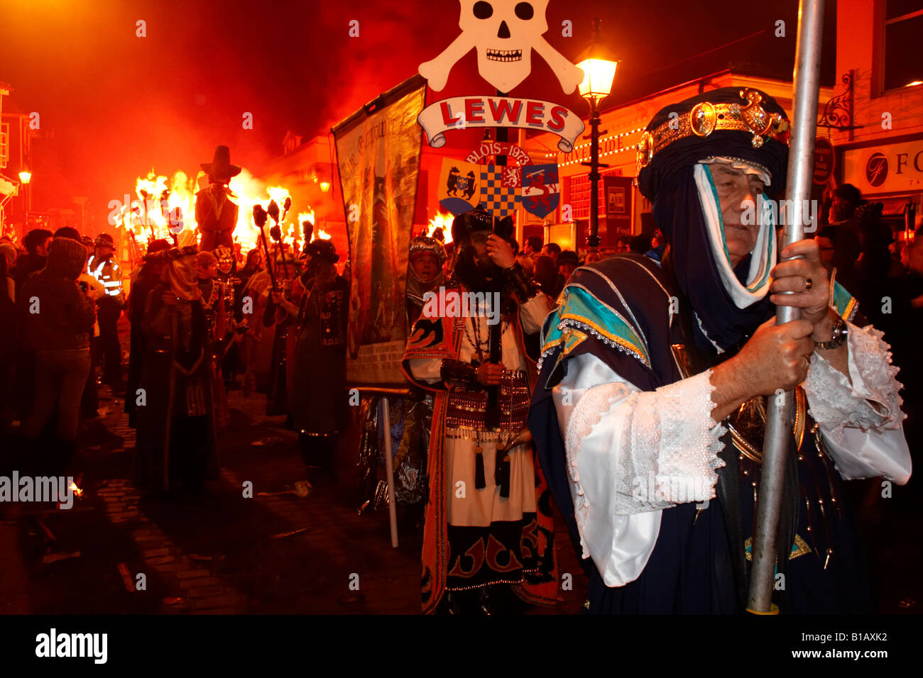Guy Fawkes night ( bonfire night ) , Lewes , Sussex , Uk Stock Photo ...