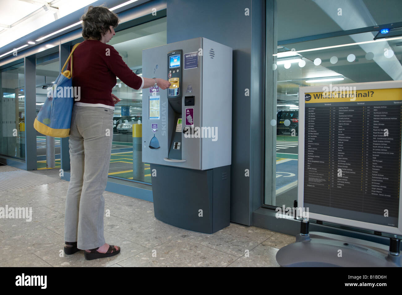 Car park heathrow airport terminal hires stock photography and images