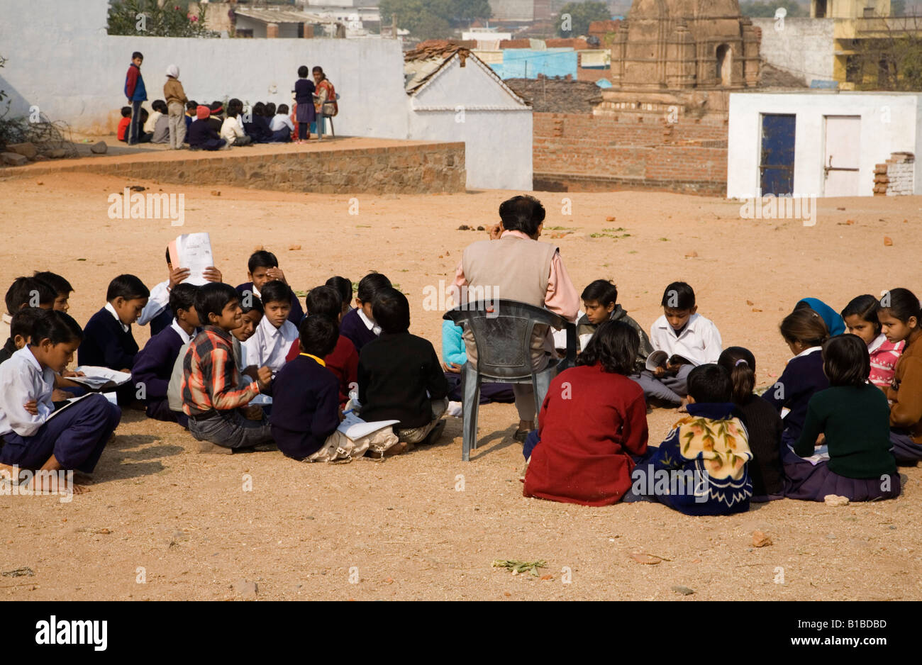 India school education teachers and schoolchildren Orcha 2008 Stock Photo