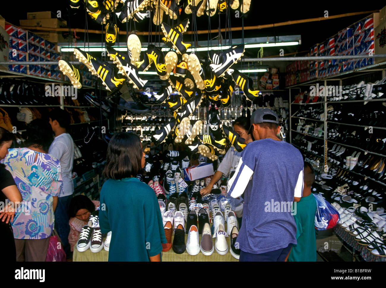 Bangkok thailand chatuchak market shoes hires stock photography and images Alamy
