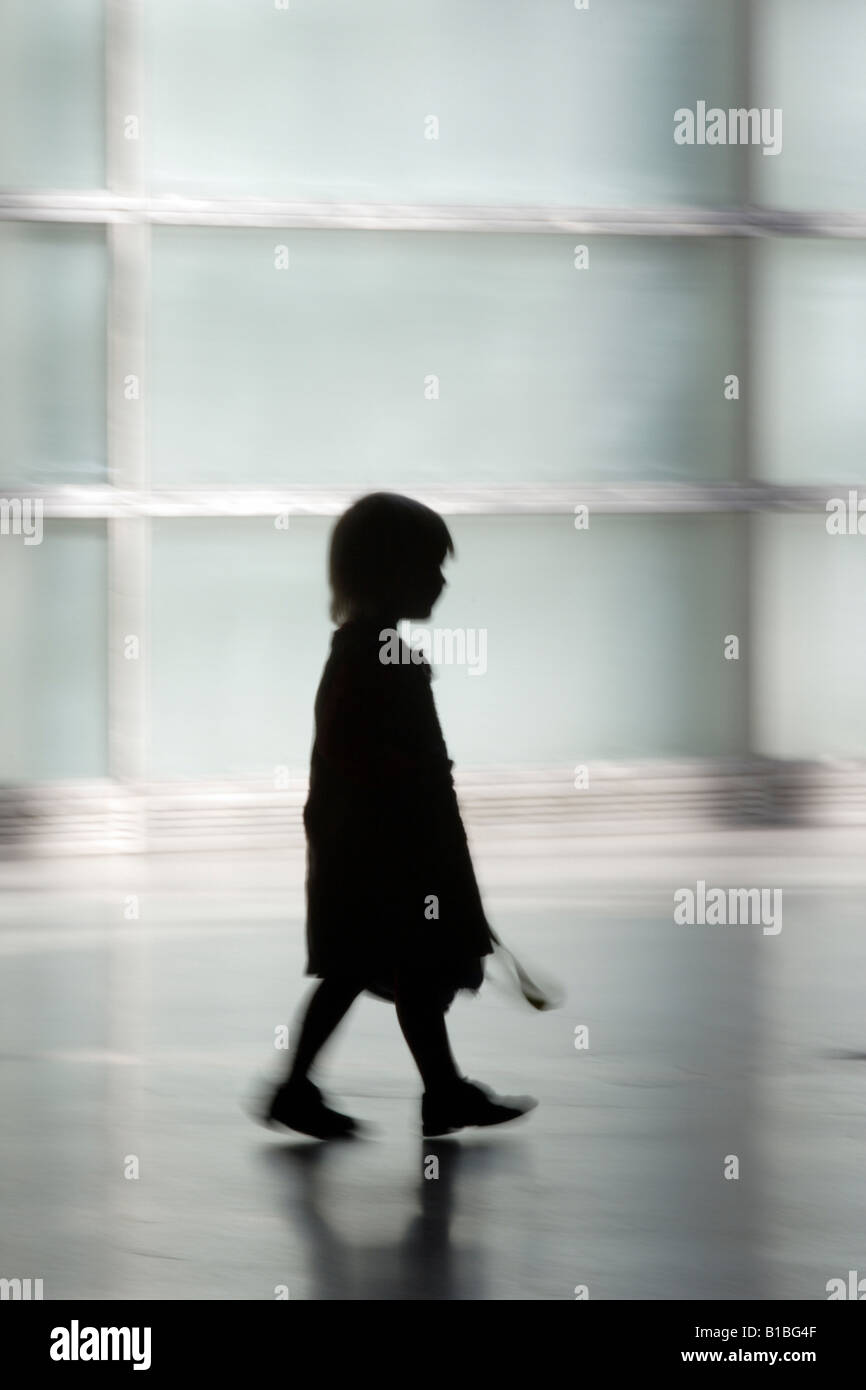 Sad little girl silhouette hi-res stock photography and images - Alamy