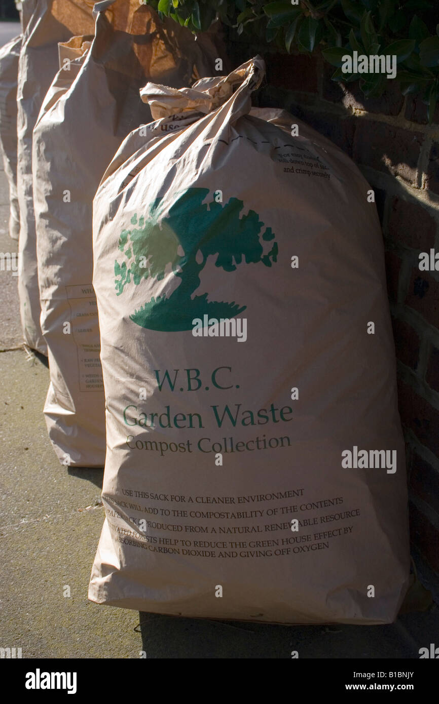Garden waste refuse sacks hires stock photography and images Alamy