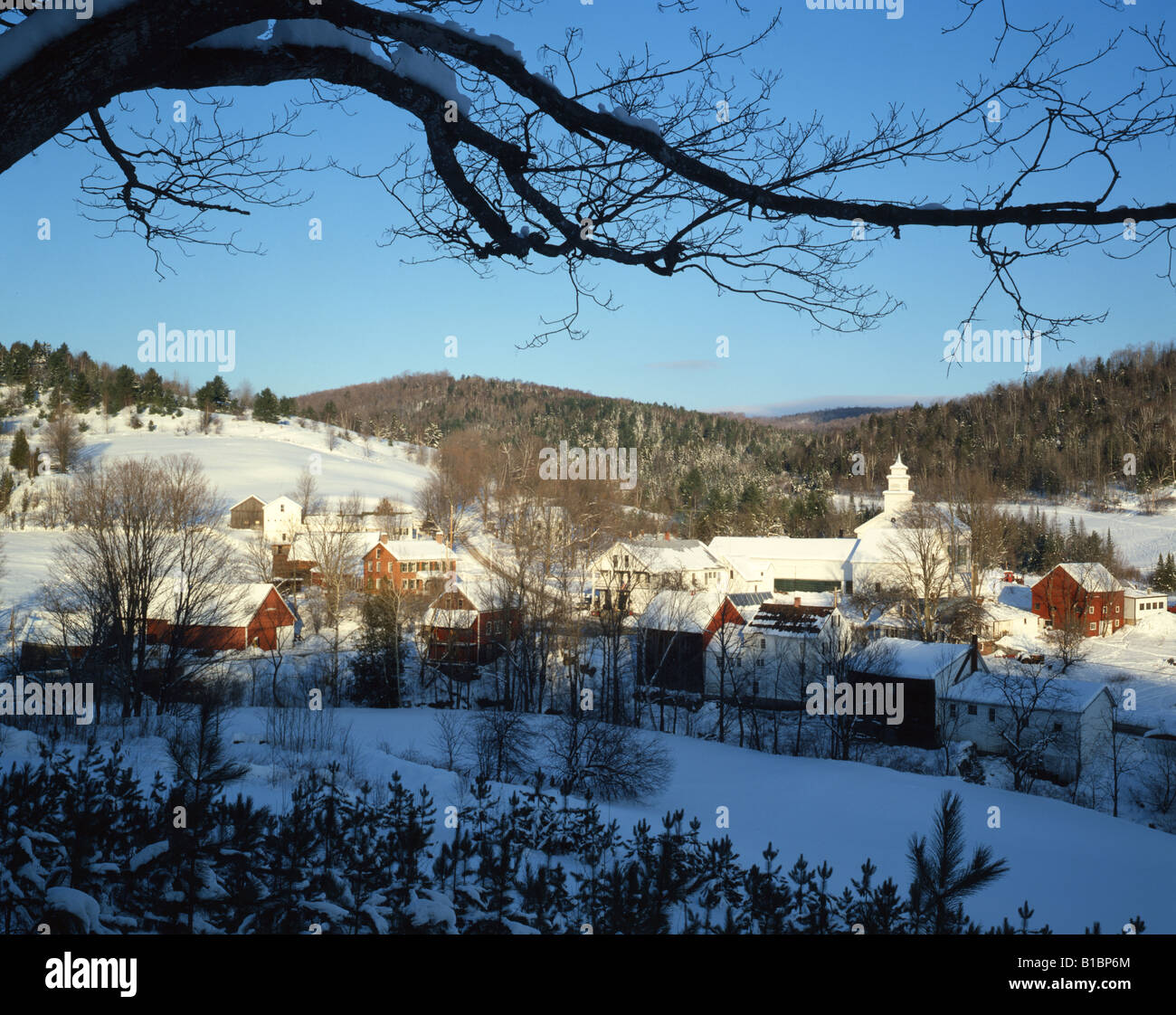 New England Village In Winter Unused Vintage Postcard EB72