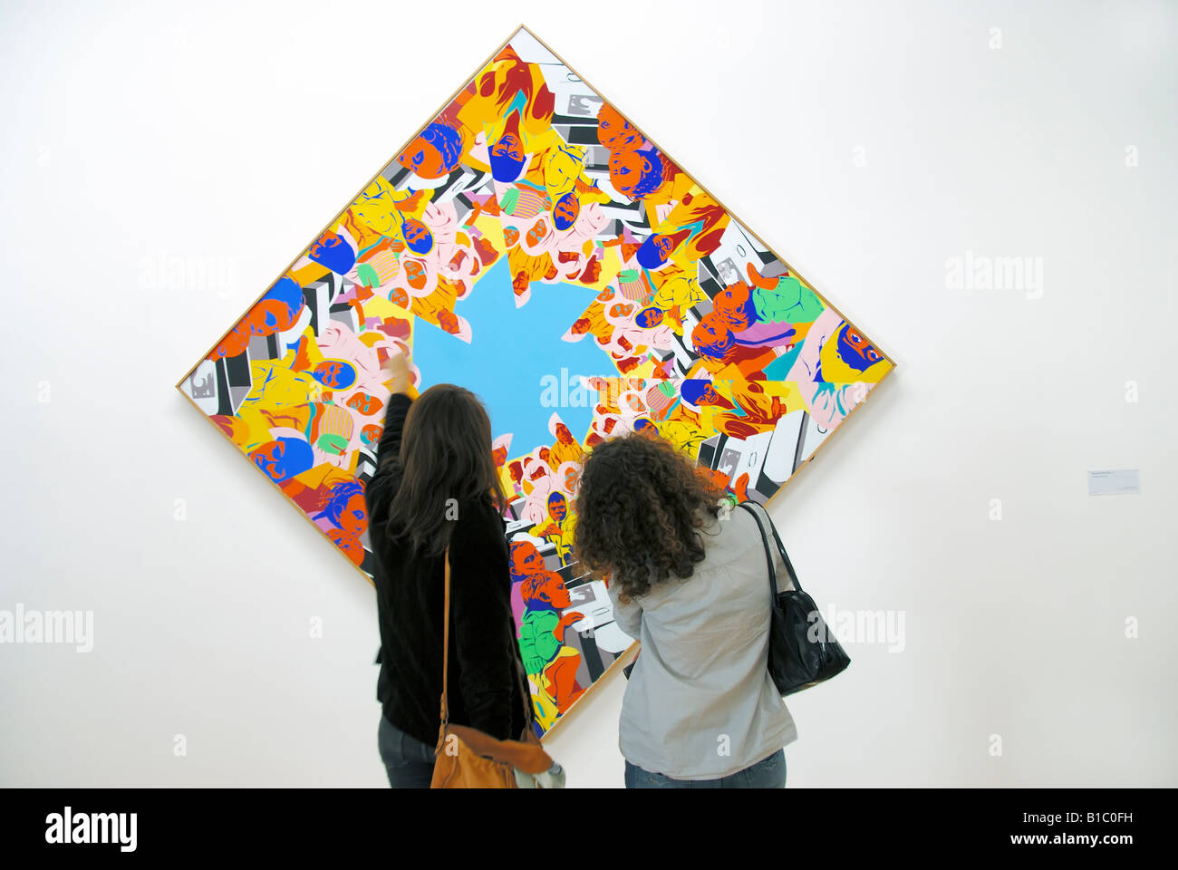 centre-george-pompidou-modern-art-museum-hi-res-stock-photography-and