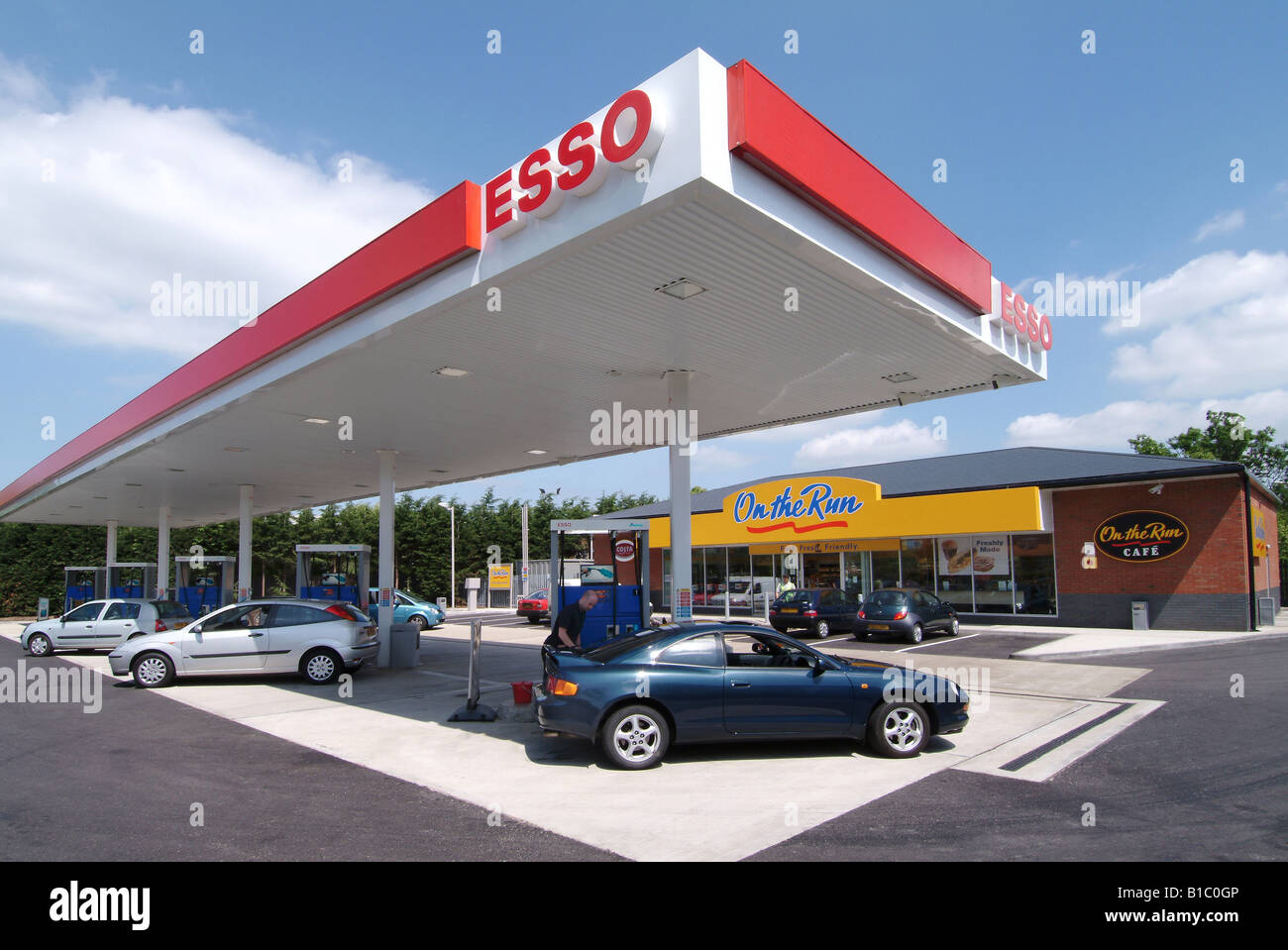 Petrol Station Forecourt High Resolution Stock Photography And Images Alamy