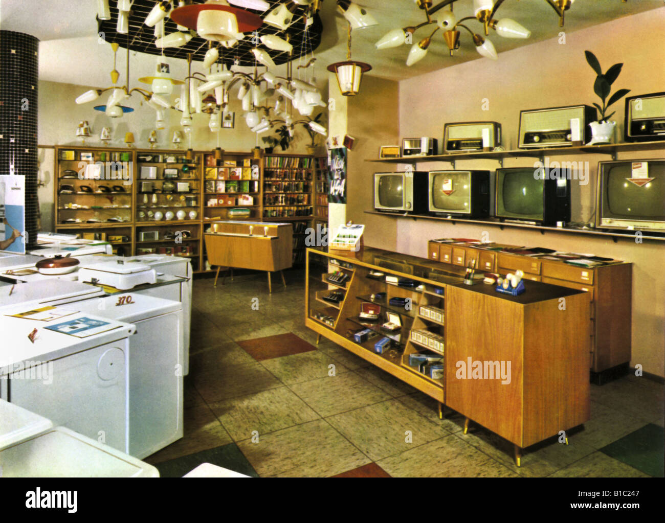 trade, shops, television shop, Germany, 1960 Stock Photo Alamy