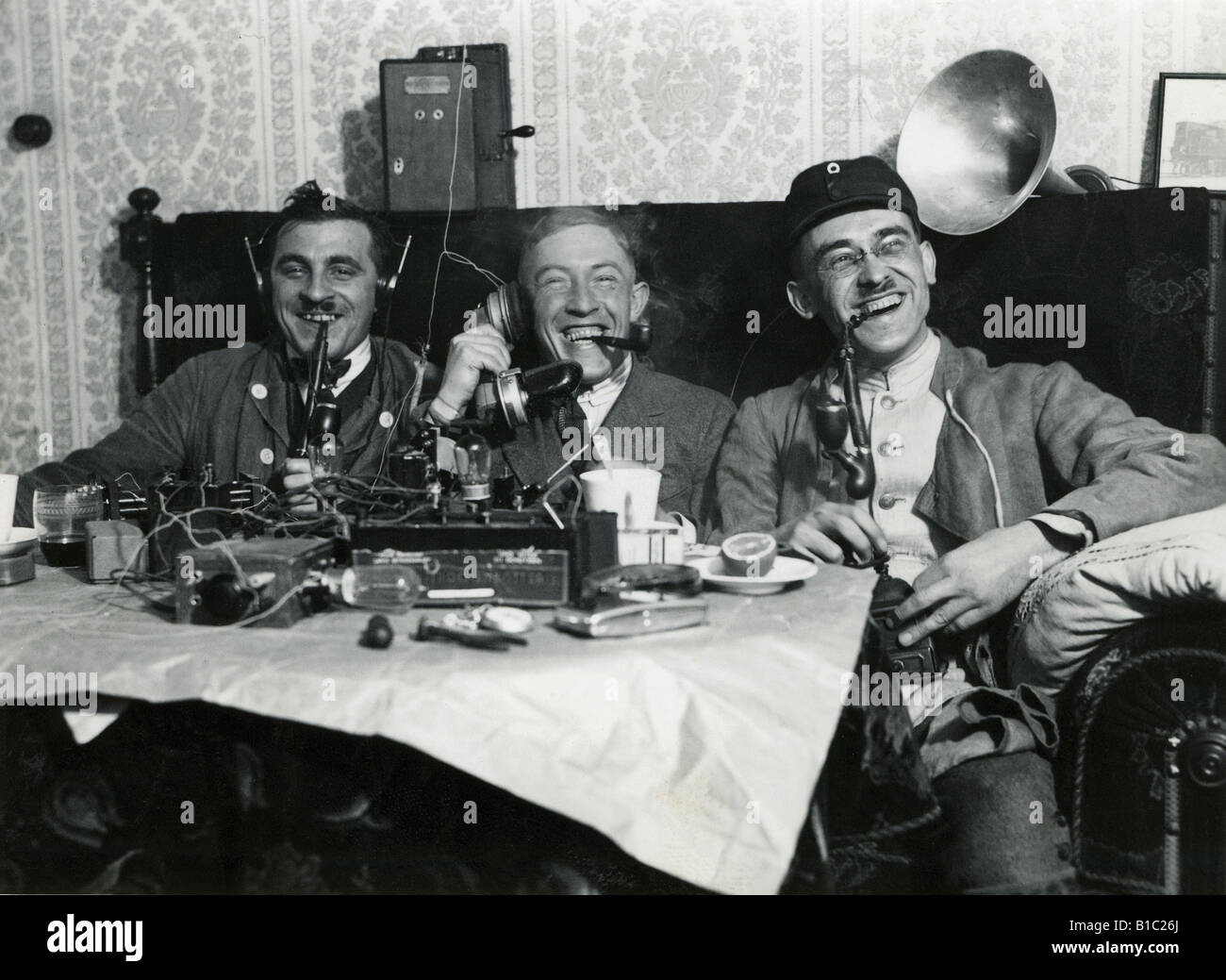 broadcast, radio, listeners, amateur technicians with receivers, Germany, circa 1926, Stock Photo