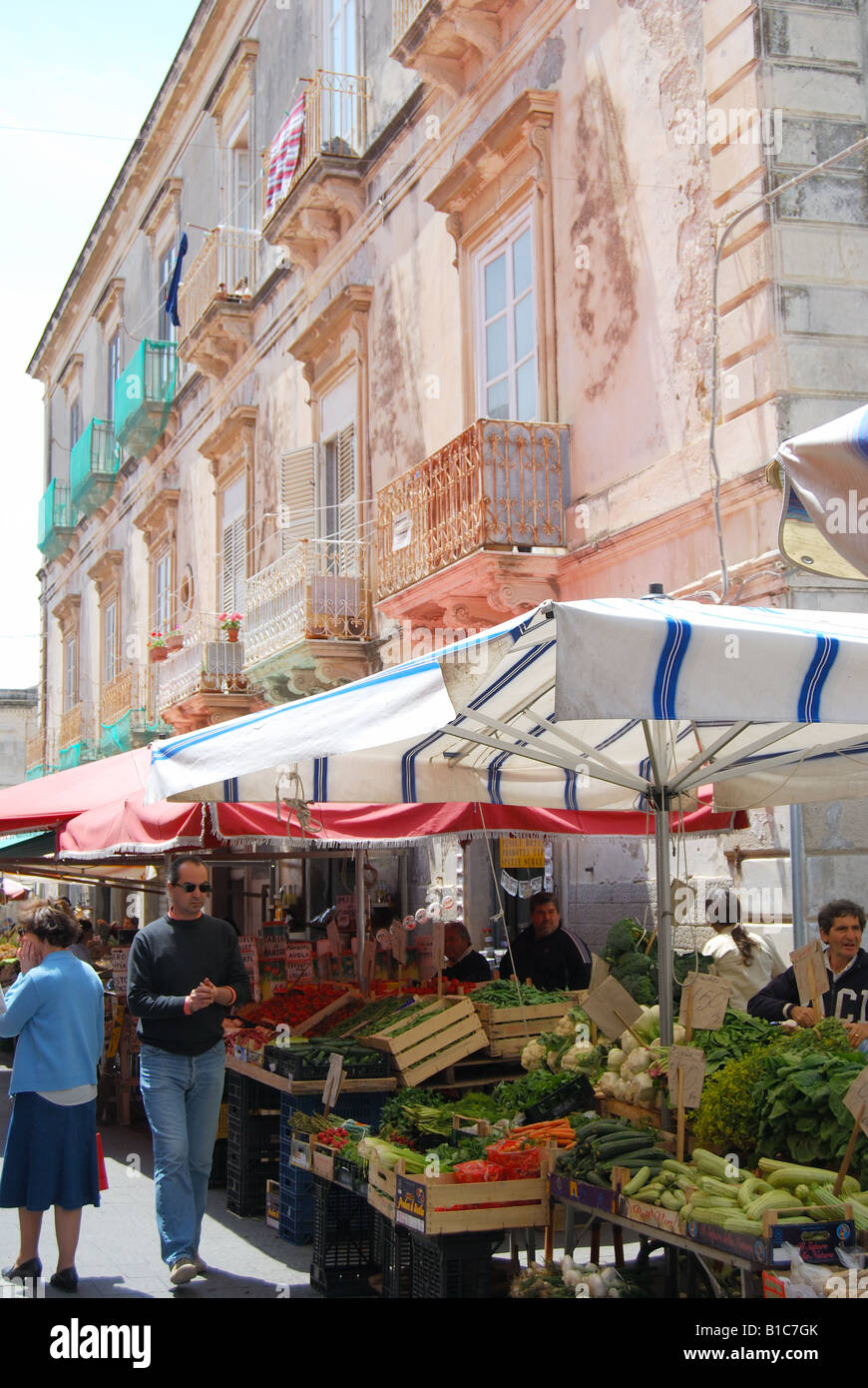 Market stalls, Market of Ortigia, Isola di Ortigia, Siracusa, Sicily, Italy Stock Photo