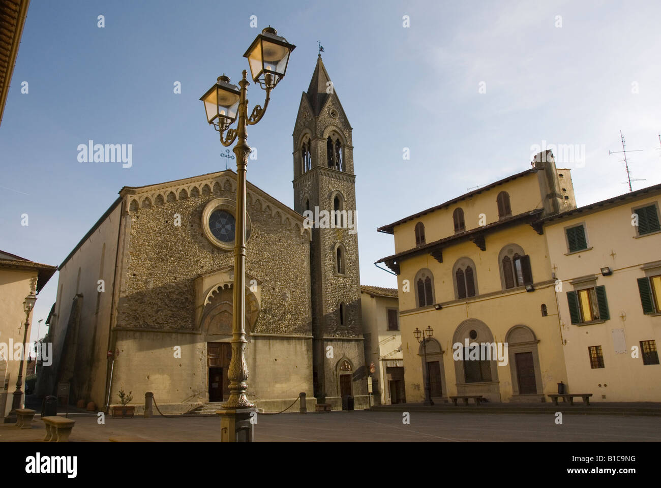 The Propositura left and right, Oratorio della Madonna di Piazza in