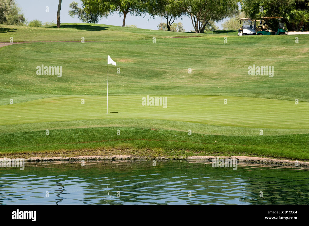 Photograph of Arizona golf course and water hazard Stock Photo Alamy