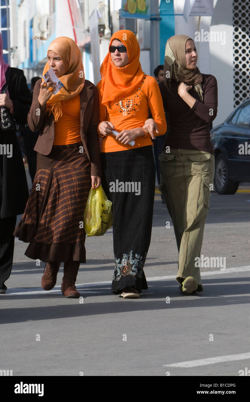 Tripoli, Libya, North Africa. Libyan Women at International Trade Fair.  Clothing Styles Stock Photo - Alamy