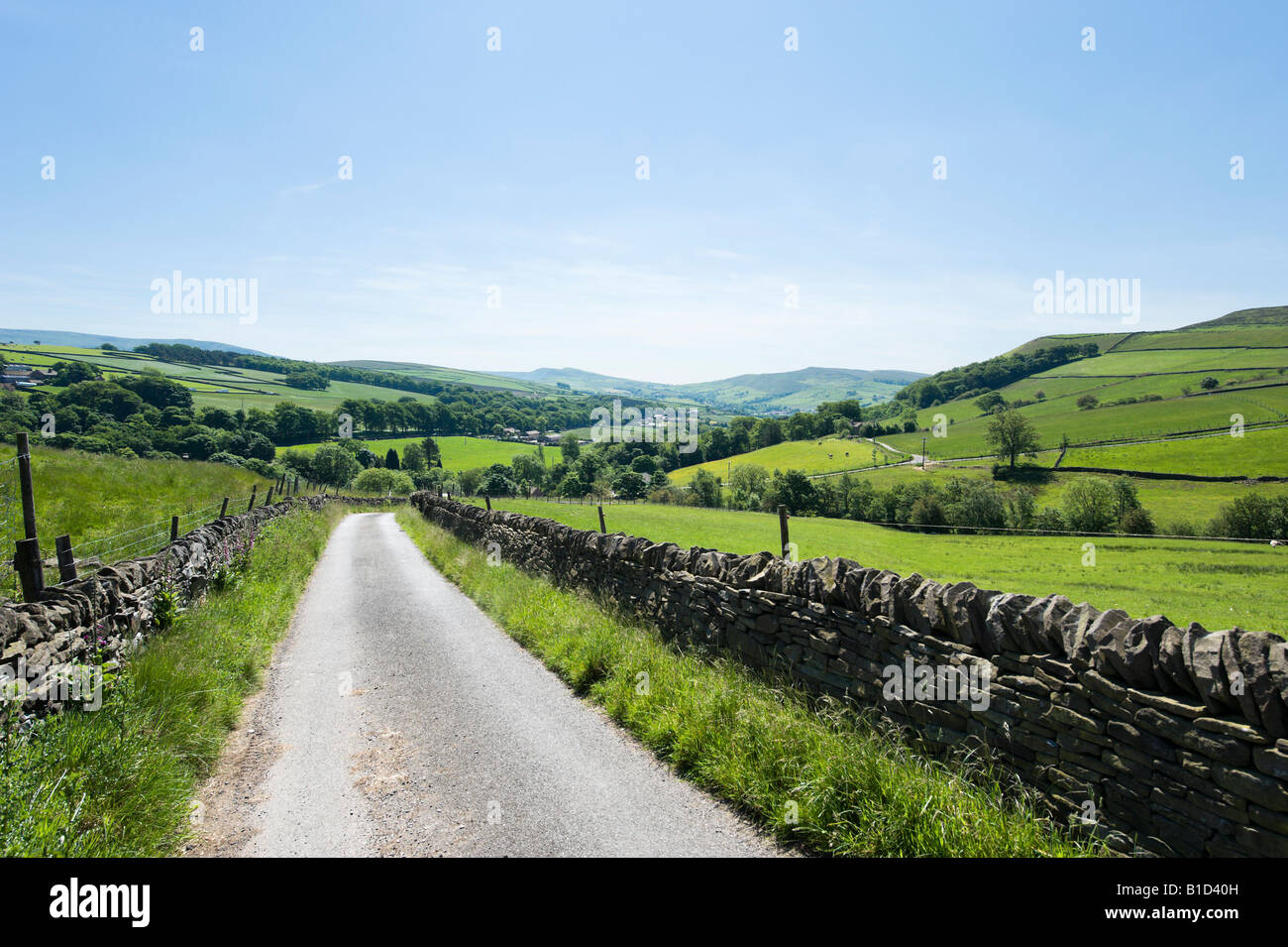 Country Lane in High Peak near Hayfield (between Glossop and Buxton), Peak District, Derbyshire, England, UK Stock Photo