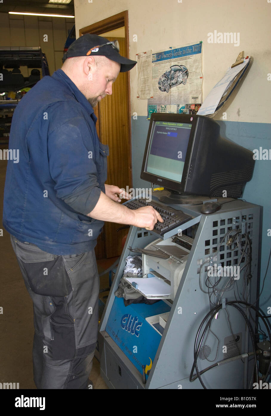 Emissions testing car hires stock photography and images Alamy