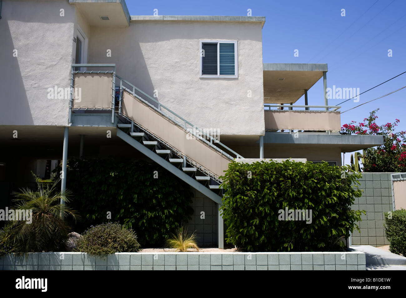 California Apartment Building Stock Photo Alamy