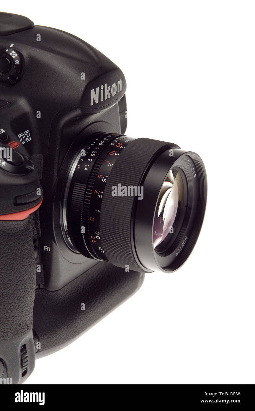Photography products 2008 Voigtlander fast 58mm f/1.4 prime lens fitted to  Nikon D3 digital camera Stock Photo - Alamy