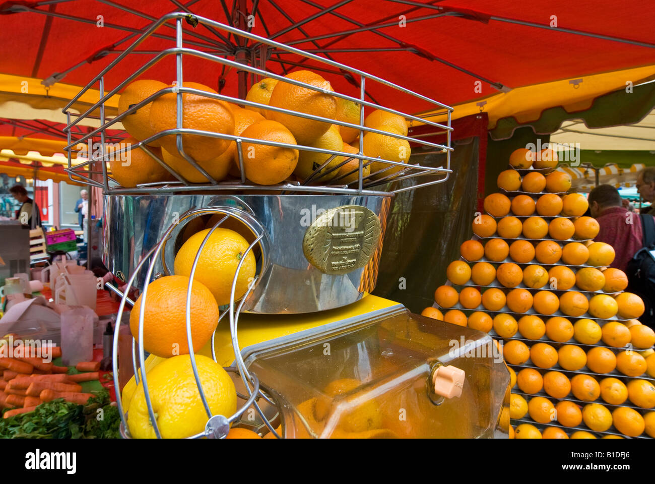 Booth for fruit juice hires stock photography and images Alamy