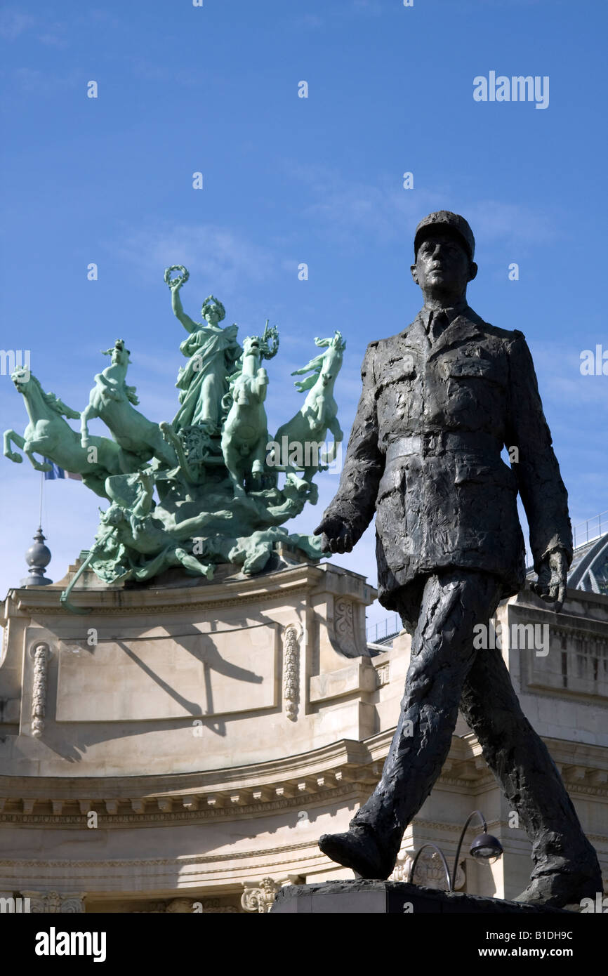 Statue president charles de gaulle hires stock photography and images