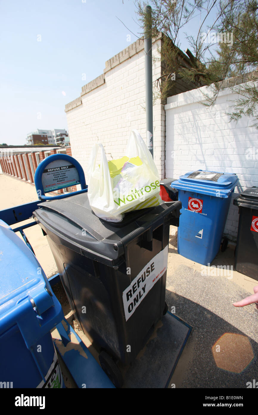 Waste bags black wheelie bin hi-res stock photography and images - Alamy
