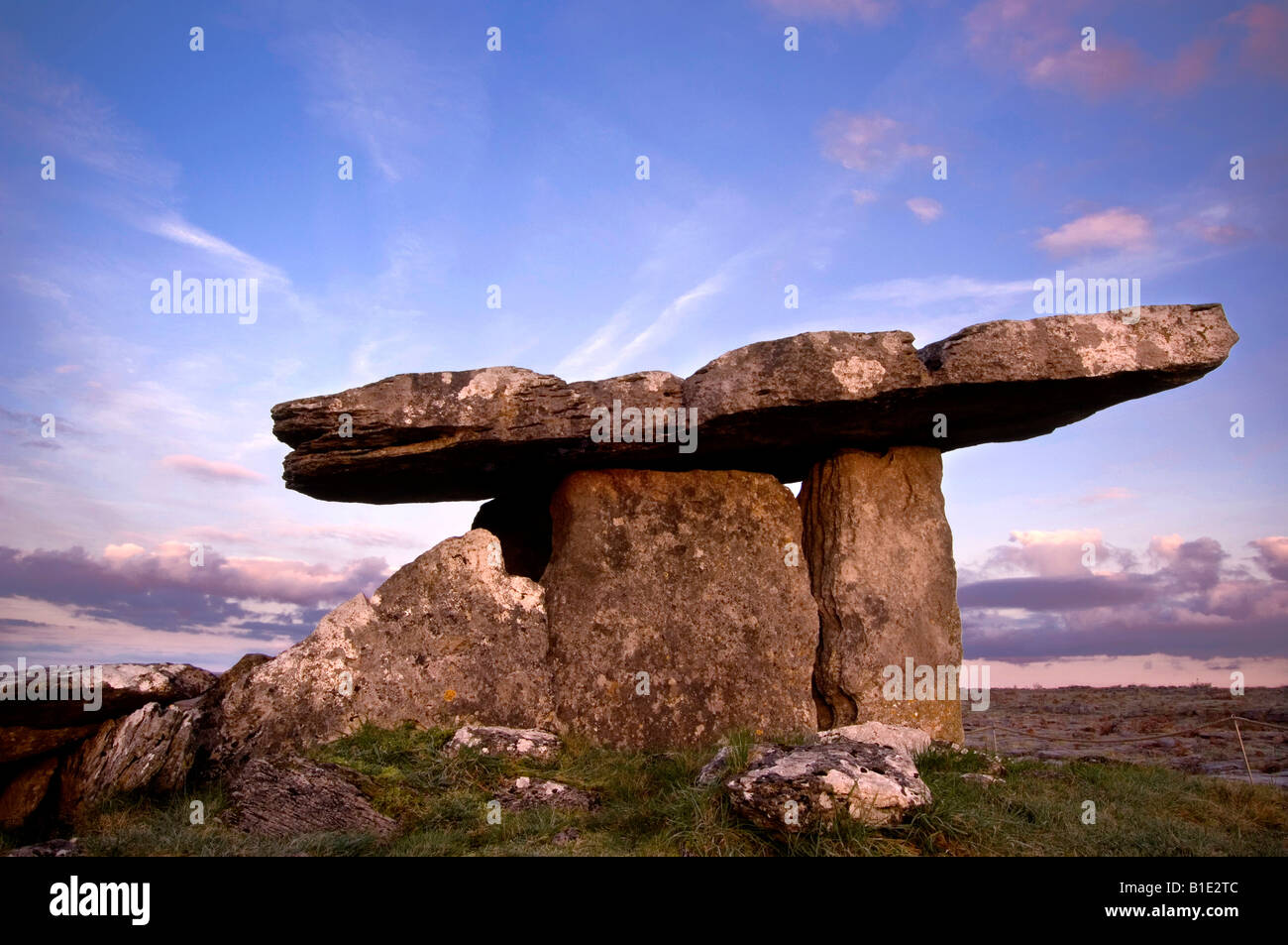Poulnabrone Dolmen Clare Stock Photo
