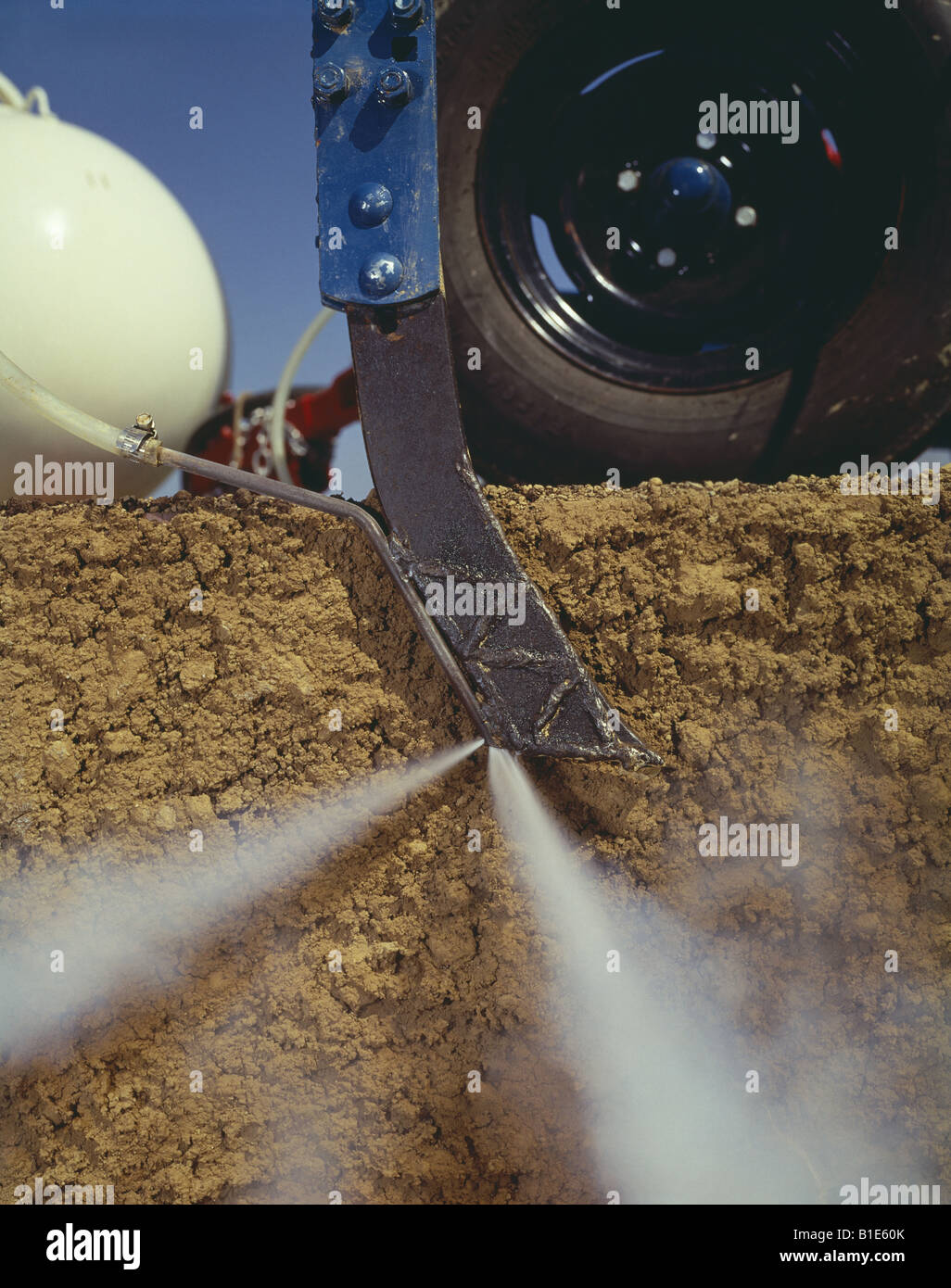ANHYDROUS AMMONIA APPLICATION KNIFE SHOWING BURST OF AMMONIA Stock Photo Alamy