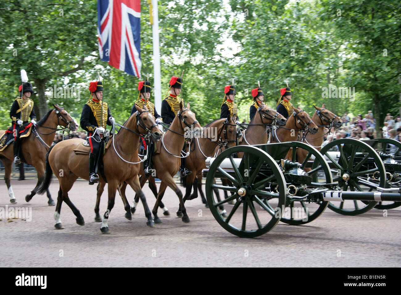 The King's Troop, Royal Horse Artillery, Returning to Buckingham Palace ...