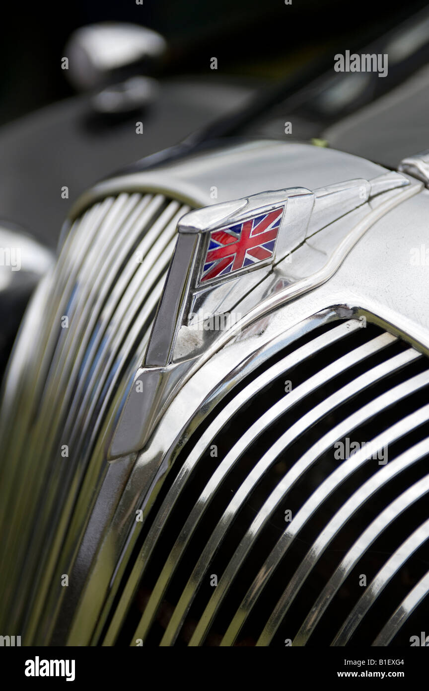 Classic british car grill badge hires stock photography and images Alamy