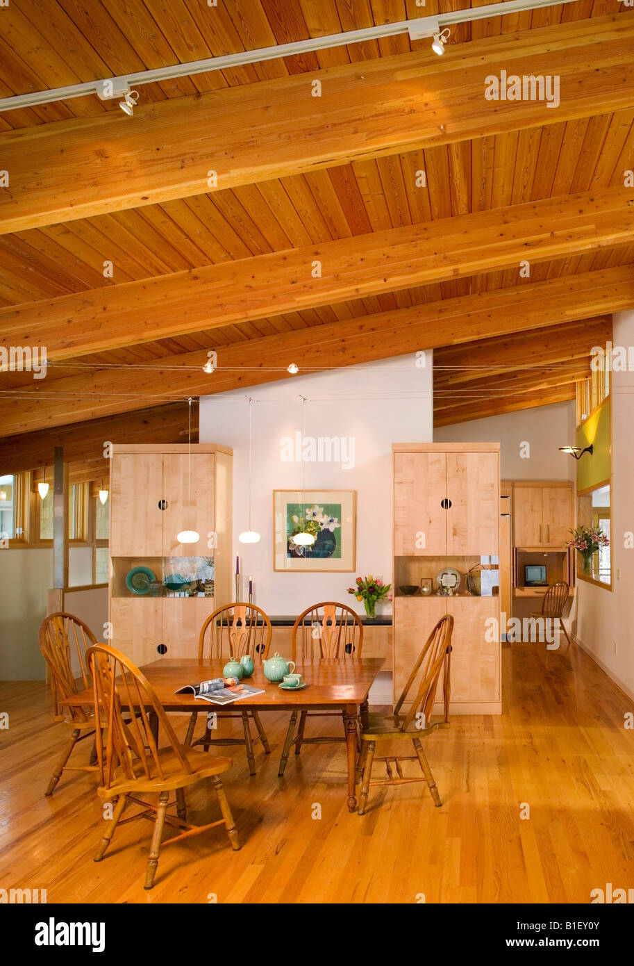 Exposed wooden ceiling beams hi-res stock photography and images - Alamy - Exposed Wooden Beams In High Ceiling Apartment
