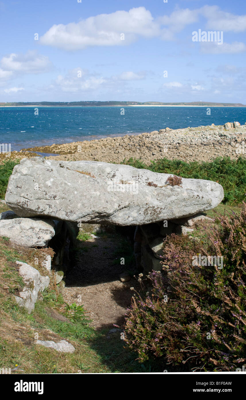 Innisidgen Lower Burial chamber, St. Mary's, Isles of Scilly Stock Photo