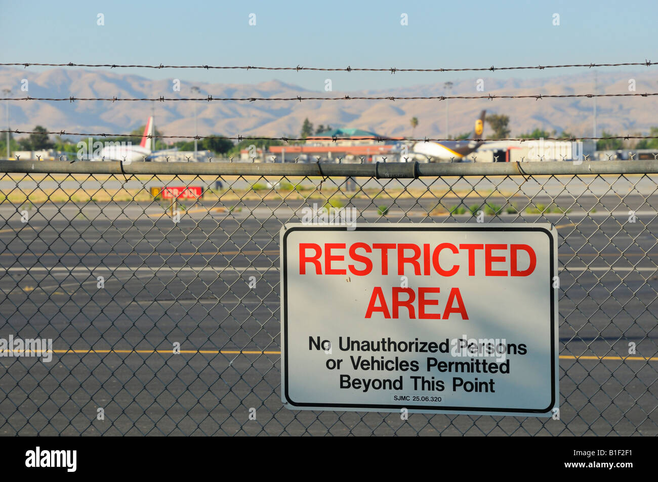 Restricted Area at San Jose airport, California Stock Photo 18156293