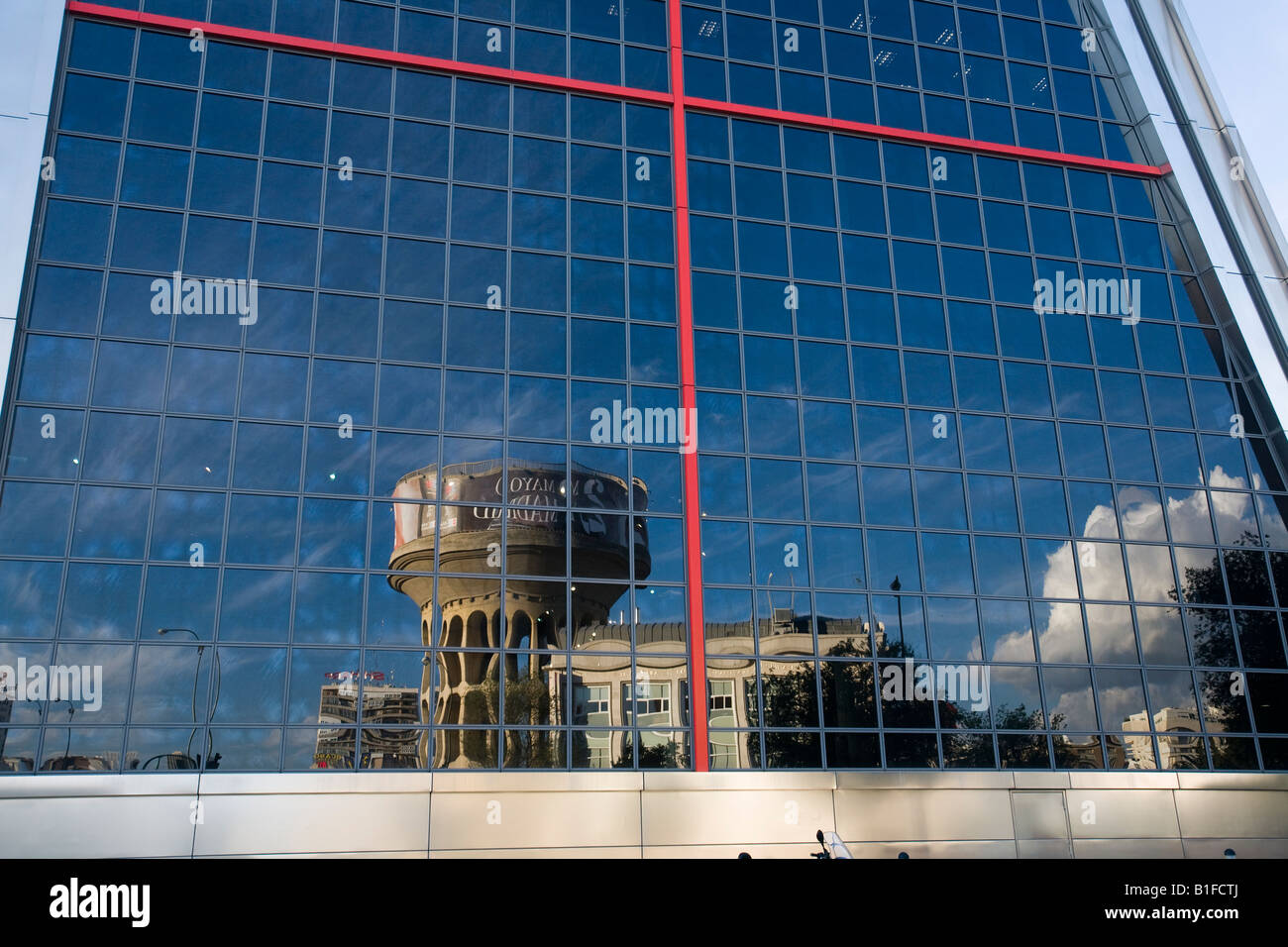 Canal de Isabel II tower reflected on one of the KIO towers, Madrid, Spain Stock Photo
