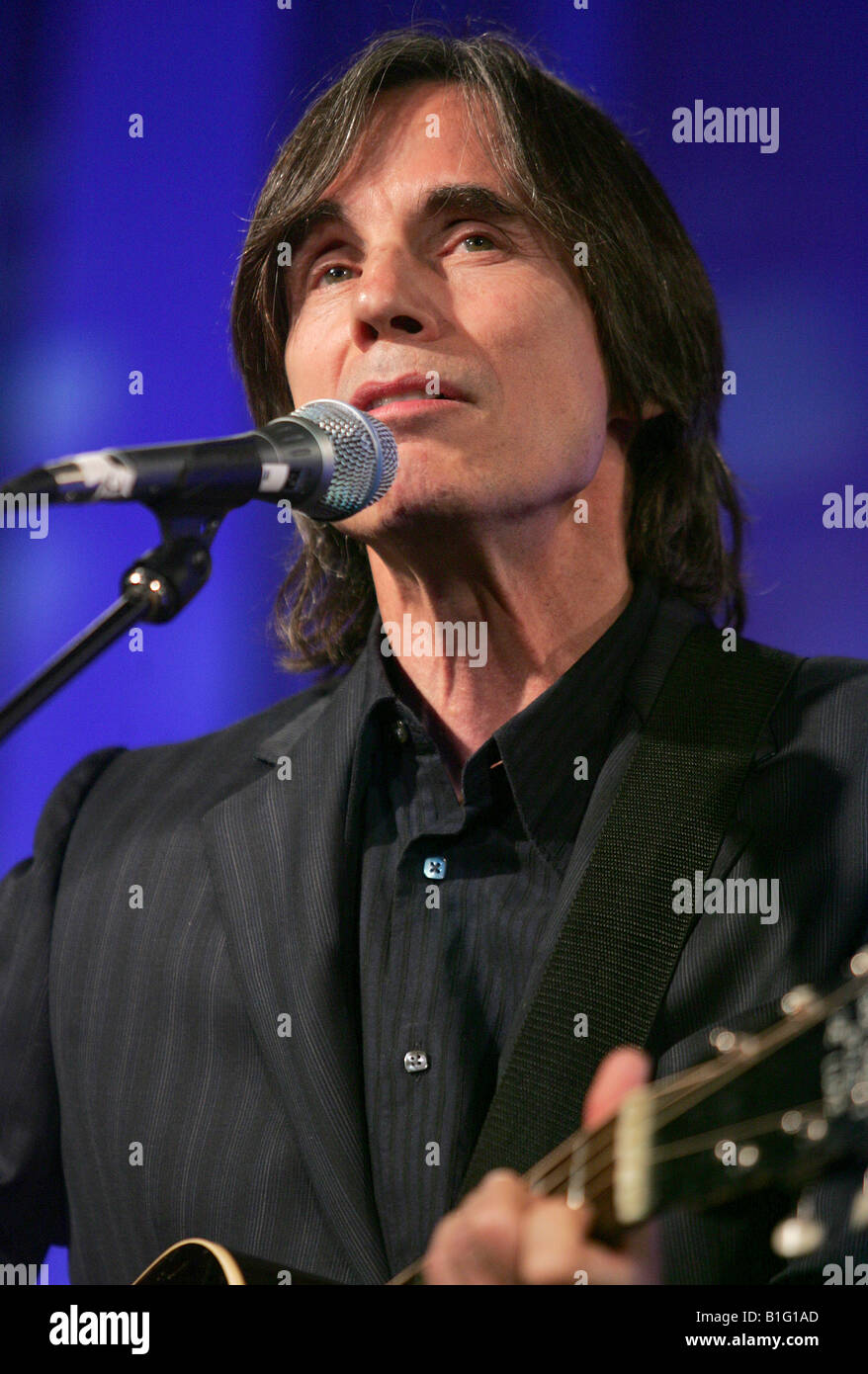 Jackson browne guitar hires stock photography and images Alamy